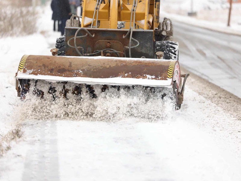 Халтиргаа гулгаанаас сэргийлж байна